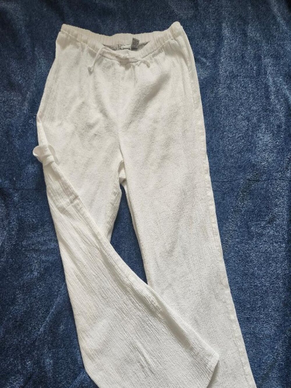Chico's Size 2 Crinkle Textured Cargo Pants